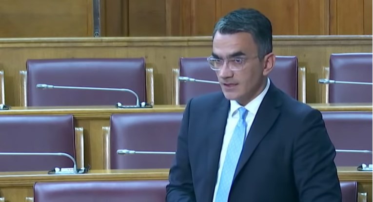 Smijenjen crnogorski ministar koji je negirao genocid u Srebrenici