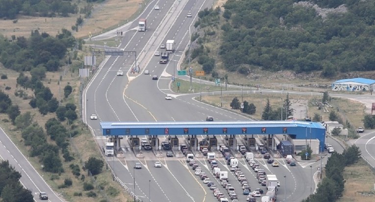 Prometna nesreća na A6, vozi se otežano. Evo stanja na cestama jutros