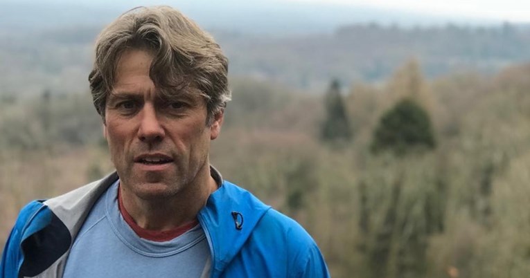 Britanski komičar imao je nesreću: "Auto ispred je krivudao da izbjegne kokoš"