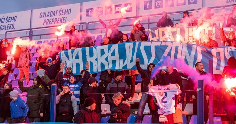 VIDEO Osijek živi za nastavak HNL-a. Kohorta napravila bakljadu na treningu
