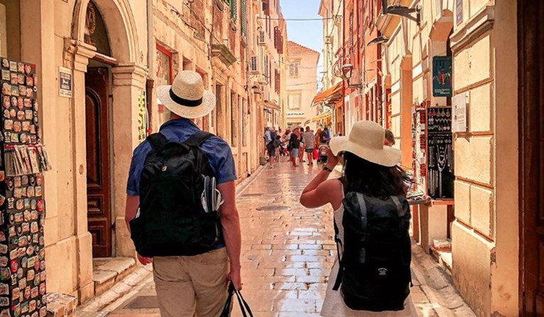 Novinara NY Timesa iznenadilo ponašanje turista u Zadru: "Ljetni vampiri"