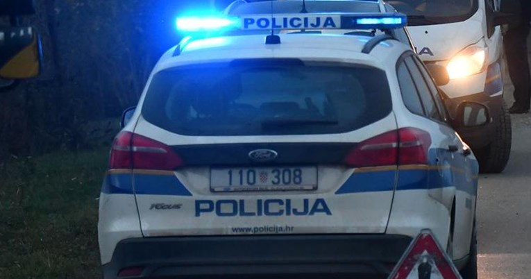 Bježao pješke od policije po A3 pa policajku ugrizao za ruku