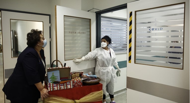 Raste broj mrtvih u Grčkoj, privatnim liječnicima naređeno da rade u javnim bolnicama