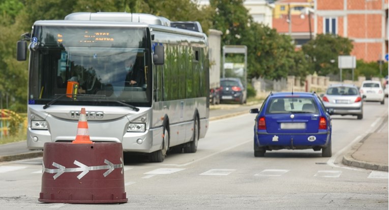 Prekipjelo im: Teško da ste igdje vidjeli "kružni tok" poput ovog u Zadru