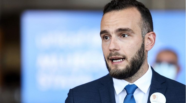 Aladrović se hvalio u saboru: Povećali smo minimalnu plaću