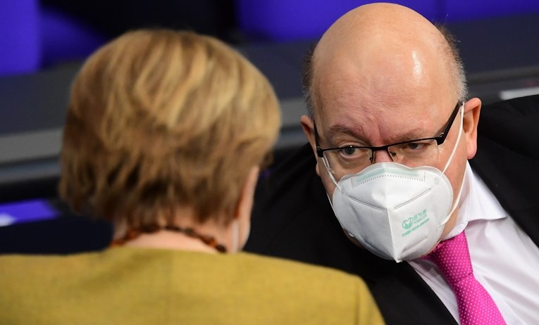 Bliski suradnik Angele Merkel čestitao socijaldemokratima na pobjedi