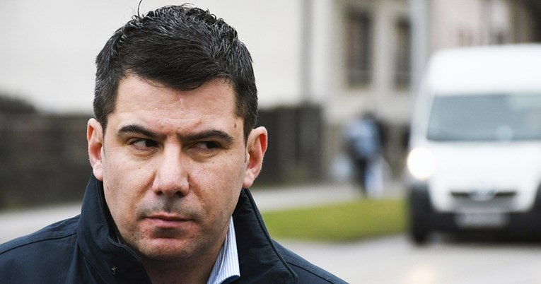 Grmoja zove ljude da potpišu za referendum o covid-potvrdama: "Mjere su besmislene"