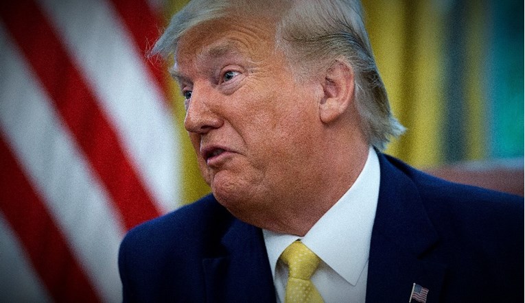 Trump spomenuo pobjedu, tri velike TV kuće prekinule njegov govor
