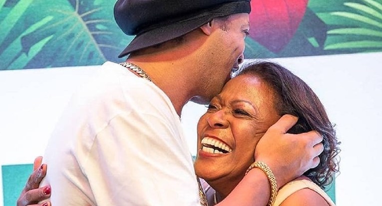 Ronaldinho se javio na Instagramu prvi put otkako mu je umrla majka
