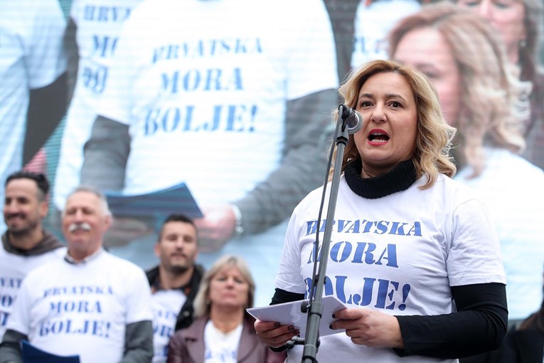VIDEO Veliki prosvjed učitelja na Trgu: "Premijeru, vi ste krivi!"