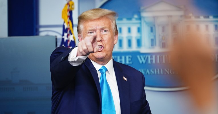 Trump šokirao Amerikance: Smijenio dvoje ljudi, prijetio WHO-u i hvalio kćer Ivanku