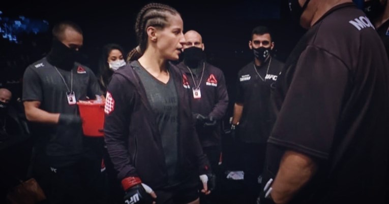 Gledatelji su primijetili šahovnicu na UFC-ovoj borkinji. Evo zašto ju je nosila