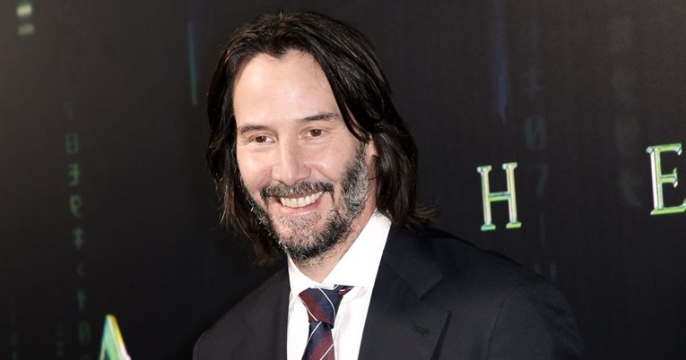 Neugodno mu je što toliko zarađuje: Keanu Reeves podijelio većinu svog novca
