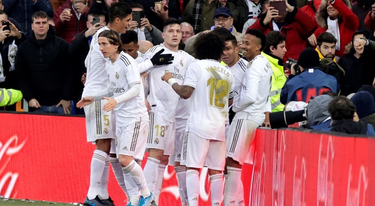REAL - SEVILLA 2:1 Šou Casemira i fenomenalna asistencija Jovića za vrh tablice