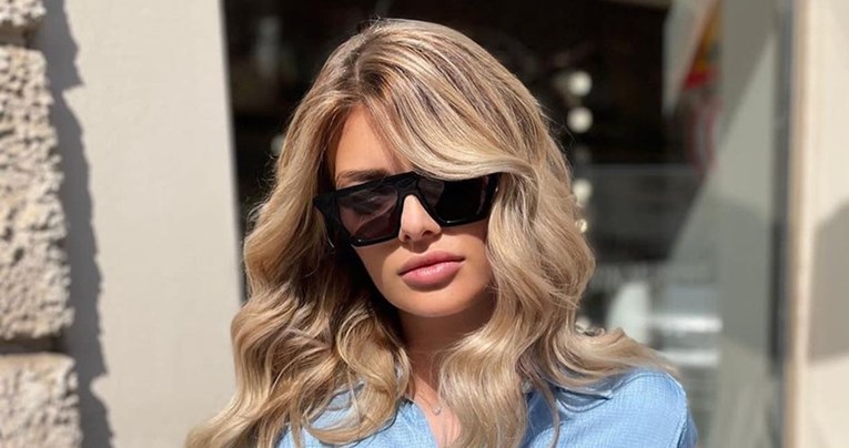 Ella se našalila na račun razlike u godinama između sebe i Charlesa: Ja u 4. osnovne