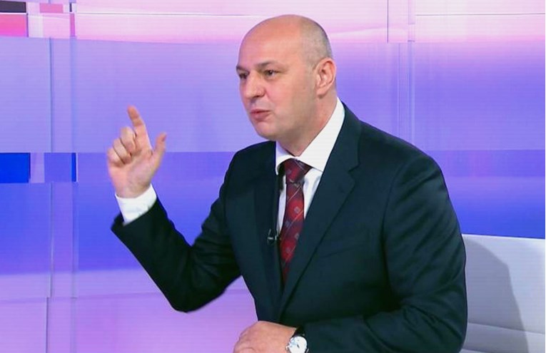 Kolakušićev intervju: Smeta mu golotinja po portalima, ne i ulice Ante Pavelića
