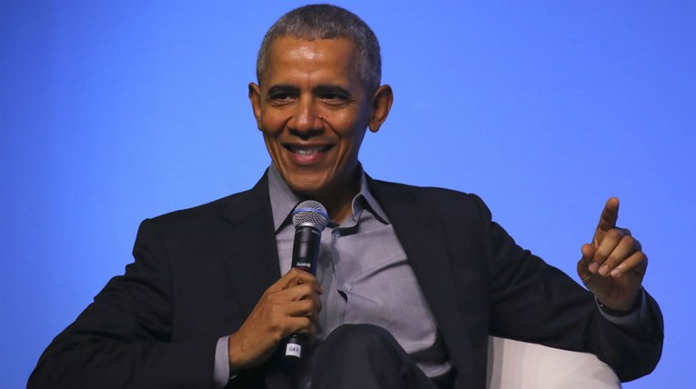 Baracka Obama: starci su zli, žene su bolje od muških Efc86c1b-b0d3-460f-88a6-2e37e7b98cc0-h_55705370