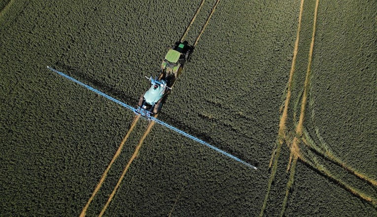 Povjerenica EU za zdravlje: Nećemo zabraniti korištenje kemijskih pesticida