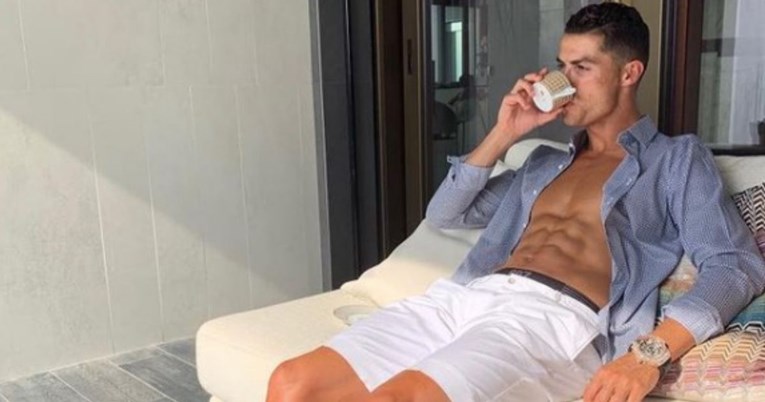 The Sun: Ronaldov poseban jelovnik živcira igrače Uniteda. Nisu zadovoljni hranom