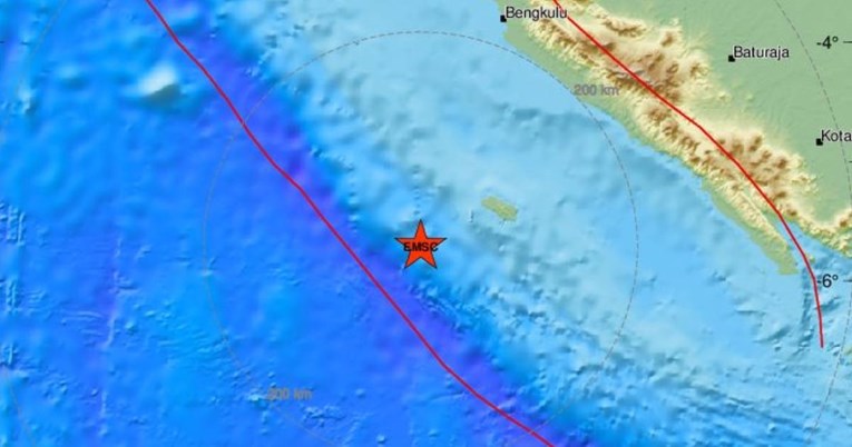 Potres magnitude 6.2 u moru kod Indonezije