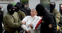 U Minsku se uhićuju prosvjednici, na ulicama je policija u uniformama i fantomkama