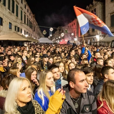 Thompson će pjevati u Sinju, u prodaji 5000 karata. Karin: Ne znam što bih rekla...