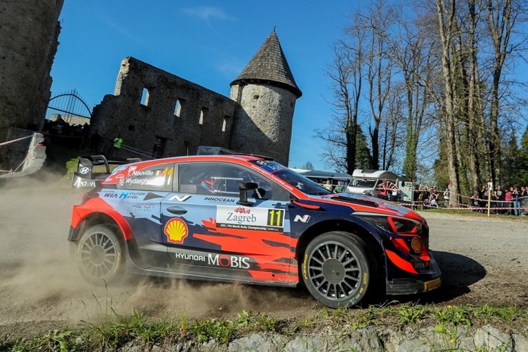 Trećeplasirani s Croatia Rallyja uplatit će novac za obnovu bolnice u Sisku