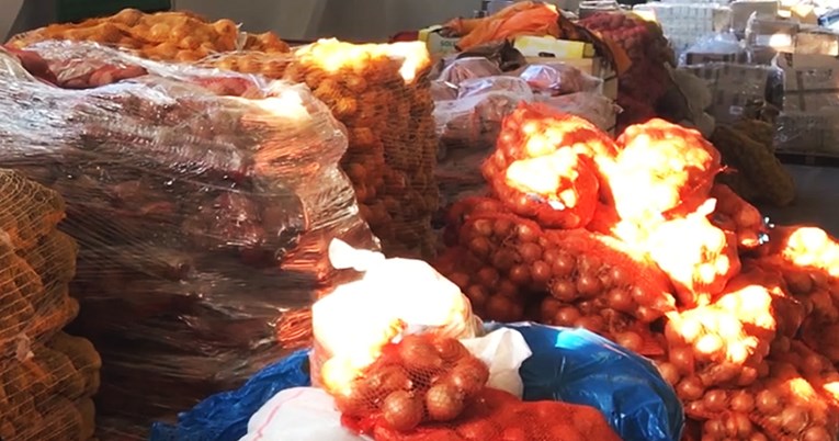 Bili smo u skladištu Crvenog križa. Puno je hrane, ali Pleter ih nije kontaktirao