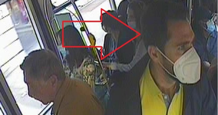 FOTO Jeste li vidjeli ovog muškarca? Zlostavljao je djevojčicu u tramvaju