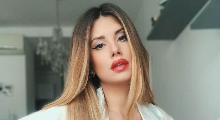 Ecija Ivušić izmjenjuje srdašca i nježne poruke s hrvatskim glazbenikom