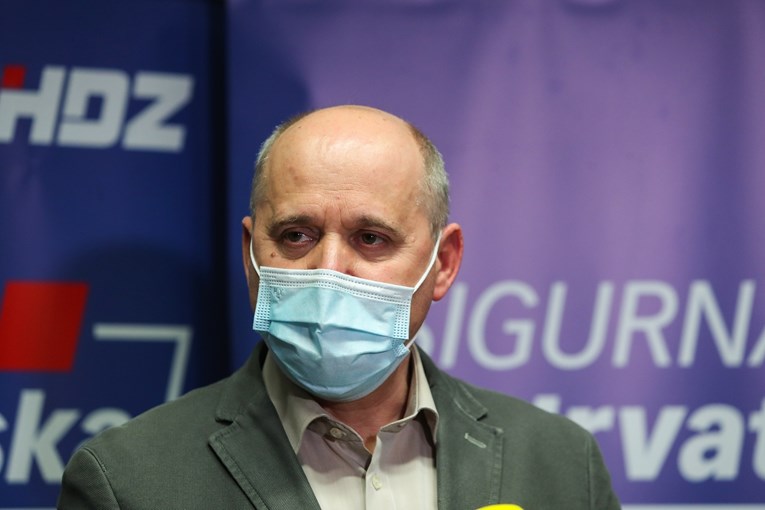Bačić: Na dušu oporbi ide što Zakon o obnovi nije donijet prije