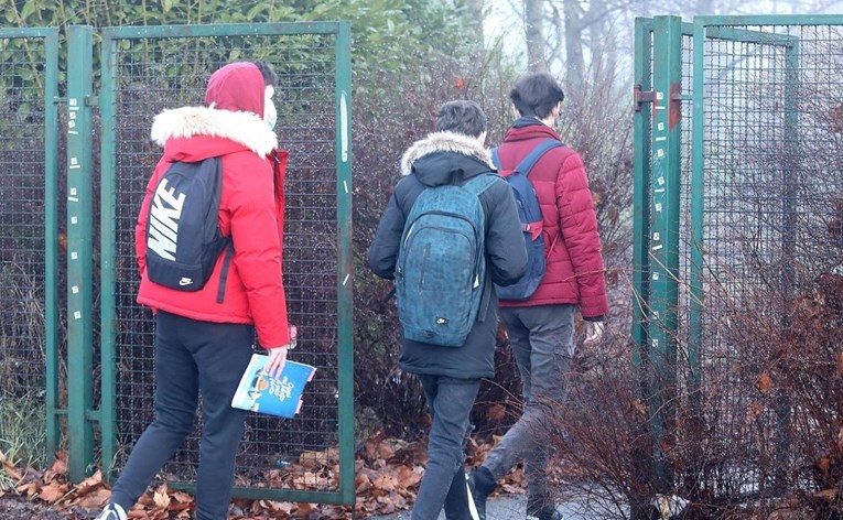 Od ponedjeljka u školi svi učenici u 14 županija
