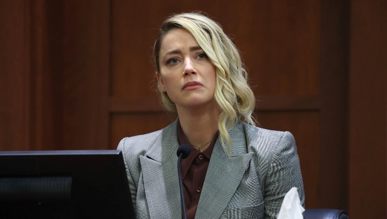 Amber Heard: Samo želim da me Johnny Depp ostavi na miru