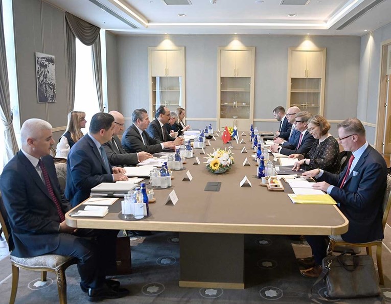 Pregovarali 5 sati, ali Turska se i dalje protivi da Švedska i Finska pristupe NATO-u