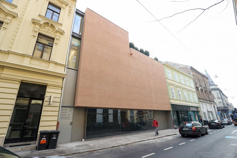 Evo kako izgleda vila u središtu Zagreba. Tu je nekad bila straćara Bandićeve žene