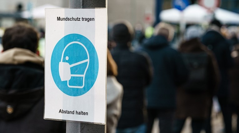 Njemački ustavni sud: Stroge mjere, zabrana kretanja i druženja su bile opravdane