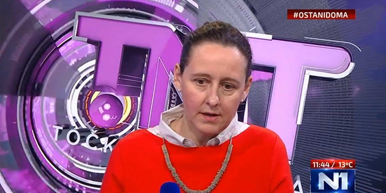 Ministrica kulture: Škola je 9 učenika i jedan učitelj. Misa je svećenik na oltaru
