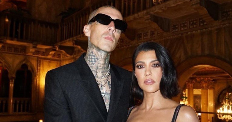 Travis Barker zaprosio Kourtney Kardashian, pokazali su prsten