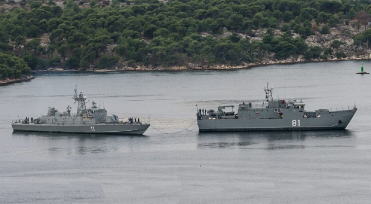 Hrvatske topovnjače ne mogu same uploviti u luku, pogledajte fotografije