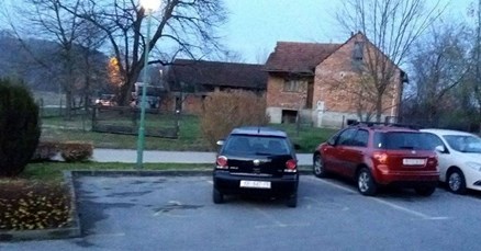 HDZ-ov lokalni šerif parkirao službeni auto na dva invalidska mjesta pa nas pitao: "Otkud to znate?"
