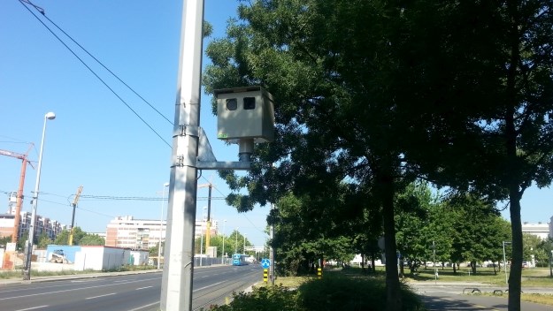 Od danas vas snimaju na cestama! Pogledajte kako izgledaju ormarići u kojima su kamere