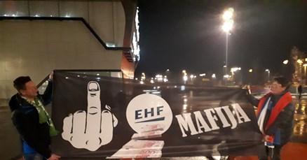 "EHF MAFIJA" Slovenci spremili transparent za Arenu