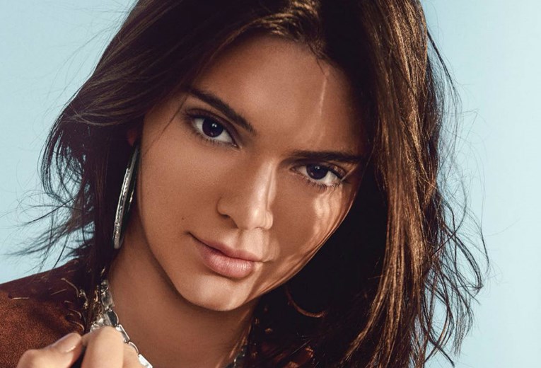 Novi par na pomolu? Kendall Jenner na Coachelli flertala s poznatim DJ-om