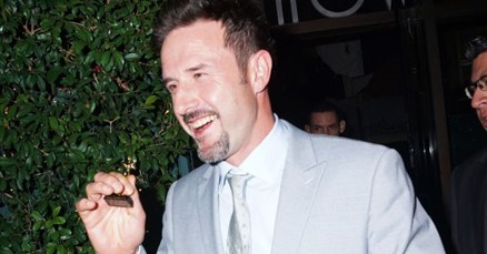 David Arquette ukrasio noćni klub golišavim slikama svoje pokojne majke