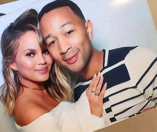 Chrissy Teigen objavila prvu fotku s kćerkicom Lunom!