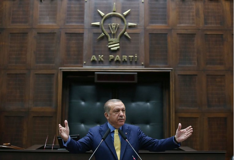 Erdogan izbacuje učenje evolucije iz škola