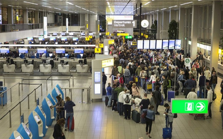 Muškarac u Švedskoj pokušao unijeti eksplozive u avion
