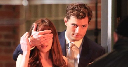 Snimanje u punom jeku: Donosimo nove fotke sa seta "Fifty Shades of Grey"
