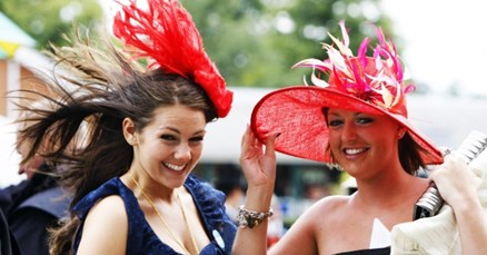 Završio Royal Ascot: Pogledajte kakve šešire biraju britanske jet setterice