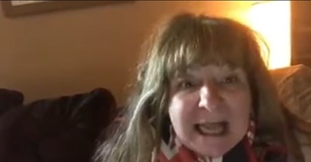 Političarka želi vratiti giljotinu i kastraciju: "Kad vidim gorilu, moji hormoni totalno podivljaju"